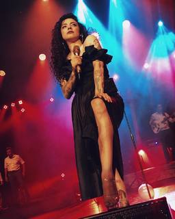 Mon Laferte feet photo thumbnail
