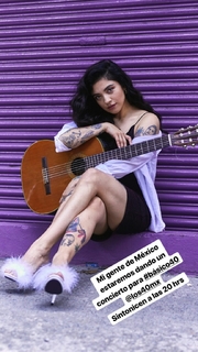 Mon Laferte feet photo thumbnail