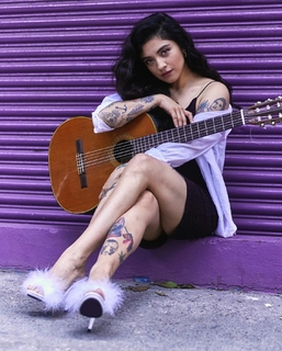 Mon Laferte feet photo thumbnail