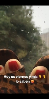 Mon Laferte feet photo thumbnail