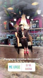 Mon Laferte feet photo thumbnail