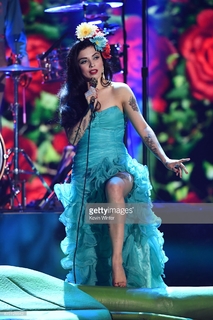 Mon Laferte feet photo thumbnail