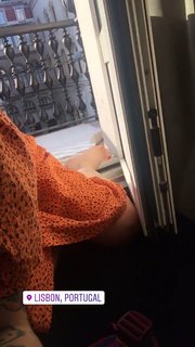 Mon Laferte feet photo thumbnail