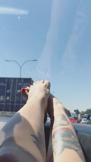 Mon Laferte feet photo thumbnail