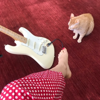 Mon Laferte feet photo thumbnail