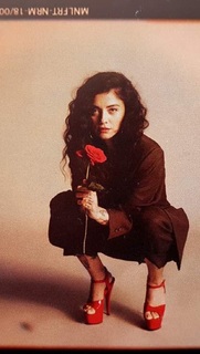 Mon Laferte feet photo thumbnail