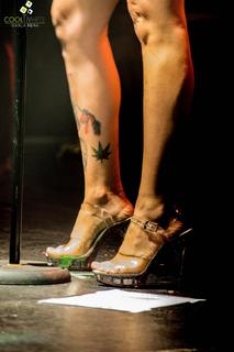 Mon Laferte feet photo thumbnail