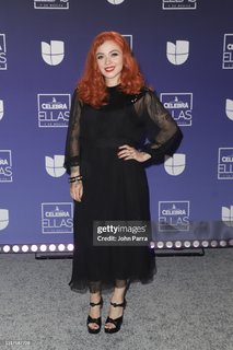 Mon Laferte feet photo thumbnail