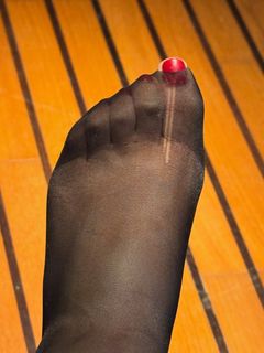 Mon Laferte feet photo 1