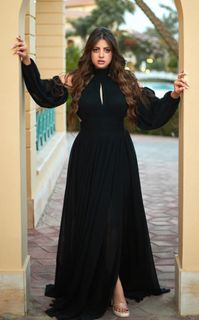 Mona Farouq feet photo 4