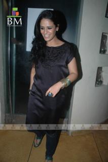Mona Singh feet photo 2