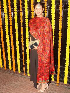 Mona Singh feet photo 3