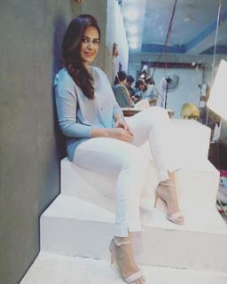 Mona Singh feet photo 16