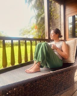 Mona Singh feet photo 3