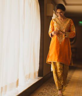Mona Singh feet photo 15