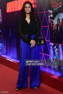 Mona Singh feet photo 8