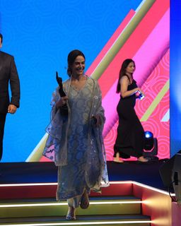 Mona Singh feet photo 16