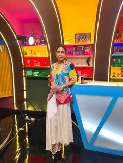 Mona Singh feet photo 1