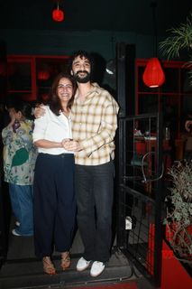 Mona Singh feet photo 8