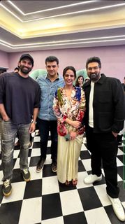 Mona Singh feet photo 3