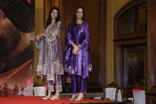 Mona Singh feet photo 12