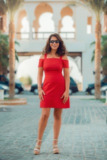 Mona Zaki feet photo thumbnail
