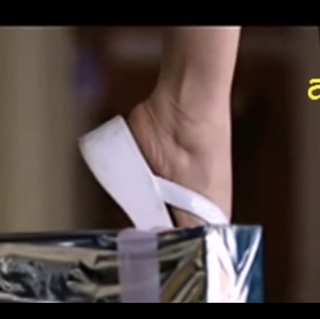 Mona Zaki feet photo thumbnail