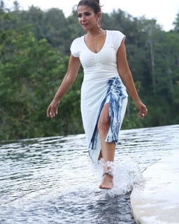 Mona Zaki feet photo thumbnail