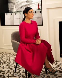 Mona Zaki feet photo thumbnail