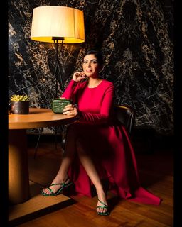 Mona Zaki feet photo thumbnail