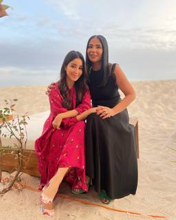 Mona Zaki feet photo thumbnail