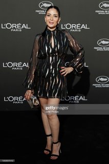 Mona Zaki feet photo thumbnail