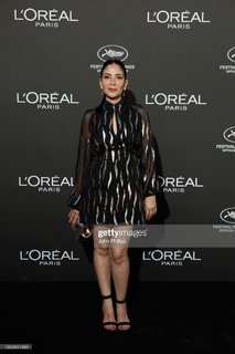 Mona Zaki feet photo thumbnail