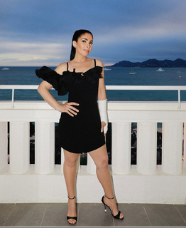 Mona Zaki feet photo thumbnail