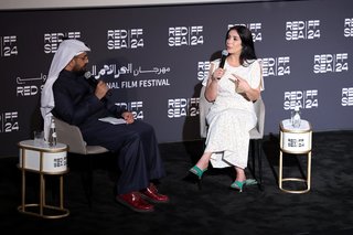 Mona Zaki feet photo thumbnail
