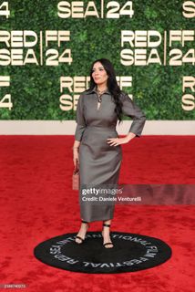 Mona Zaki feet photo 13