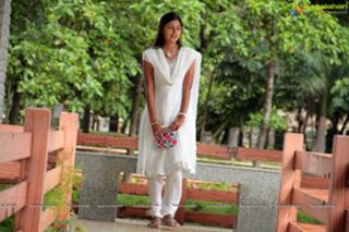 Monal Gajjar feet photo 1