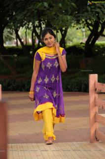 Monal Gajjar feet photo 7