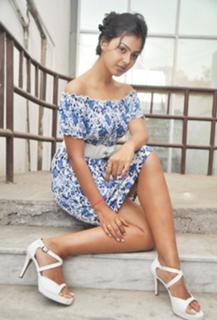 Monal Gajjar feet photo 8