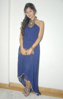 Monal Gajjar feet photo 17