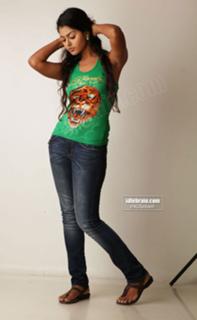Monal Gajjar feet photo 12