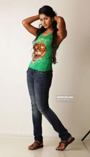Monal Gajjar feet photo 10