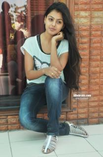 Monal Gajjar feet photo 16