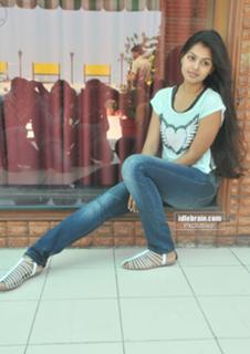Monal Gajjar feet photo 14