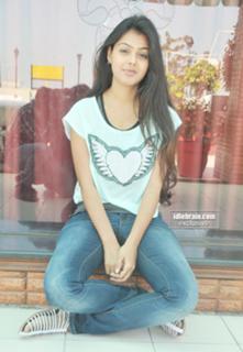 Monal Gajjar feet photo 13