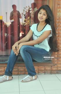 Monal Gajjar feet photo 11