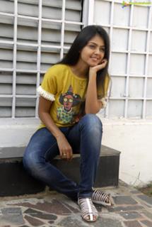 Monal Gajjar feet photo 5