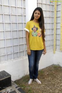 Monal Gajjar feet photo 4