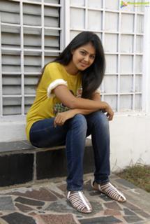Monal Gajjar feet photo 3