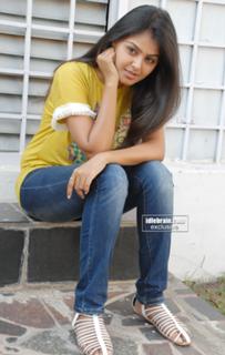Monal Gajjar feet photo 18